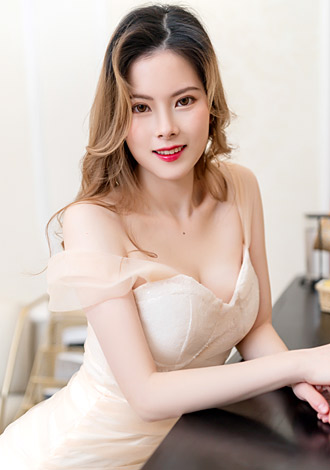 Gorgeous member profiles: Yunyi from Shenzhen, Asian member to date