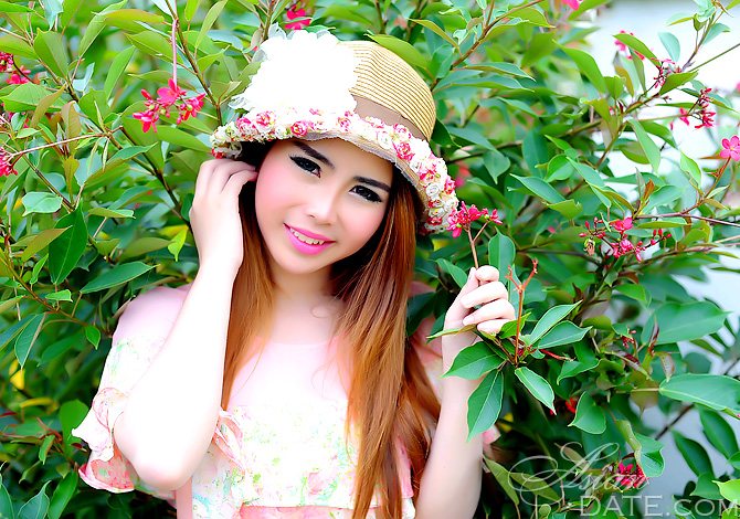 Free Attractive Asian Member Arisara From Chiang Mai 30 Yo Hair Color Brown