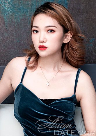 Gorgeous profiles only: pretty China member Xiaoqian from Chengdu